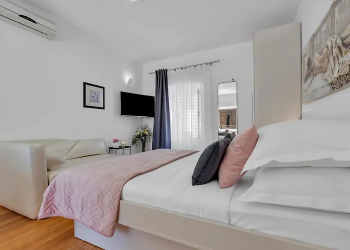 Luxury City Center Apartments
