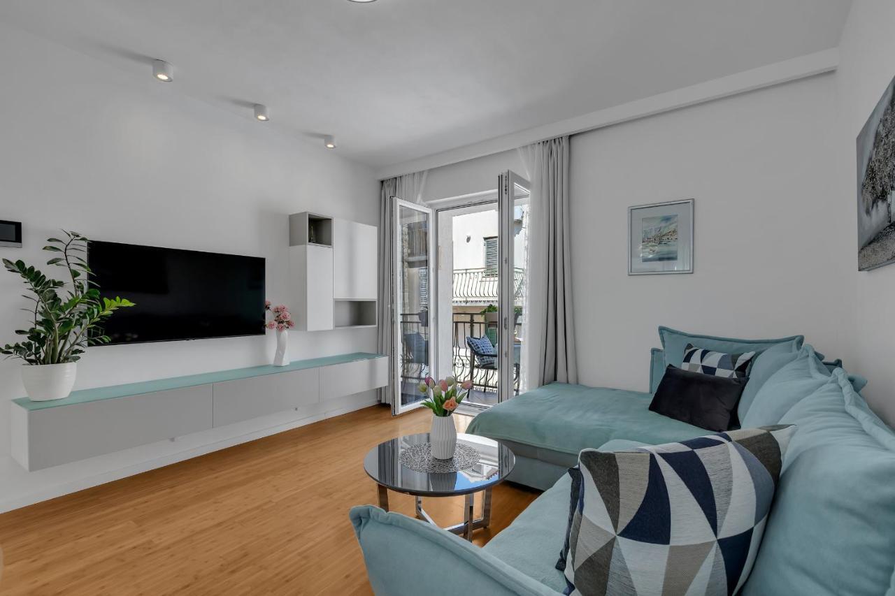 Luxury Center Apartment