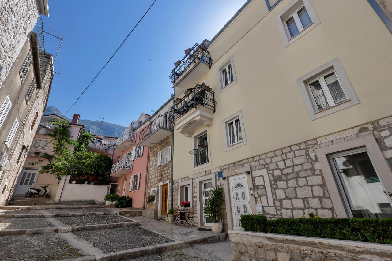 Luxury Center Apartment